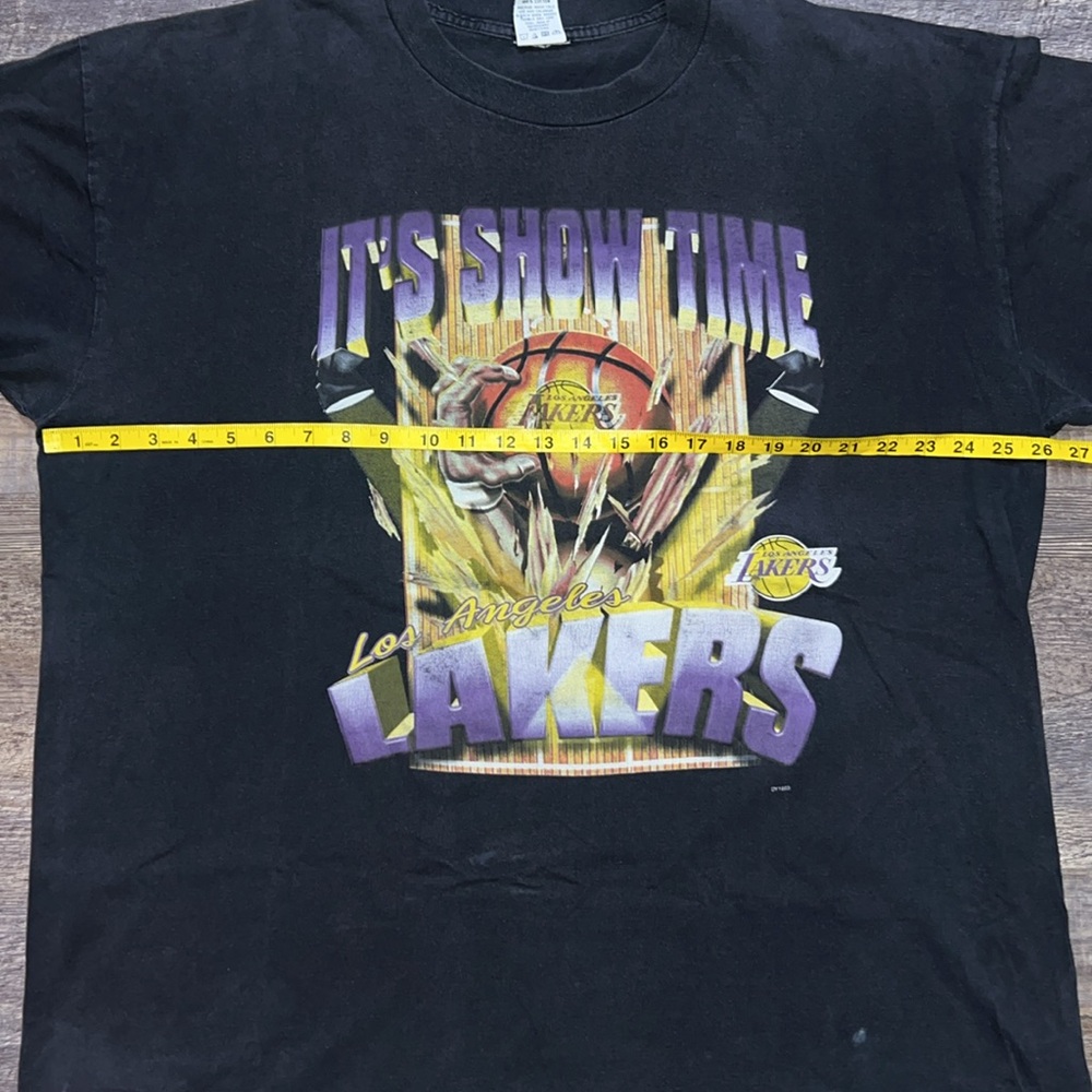 1990’s Los Angeles Lakers “It’s Showtime” T-Shirt - Picture 11 of 16